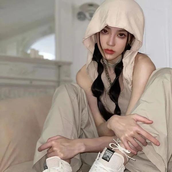 穿鞋子的贝壳马塞尔封面